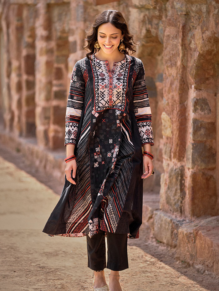 Jeel Black Kurta Set | Shop Saundh