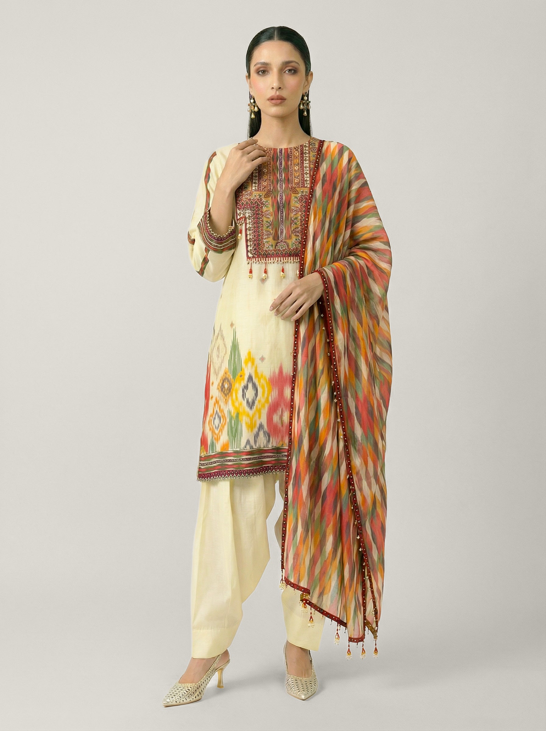 Ahaana Kurta Set - Off-white