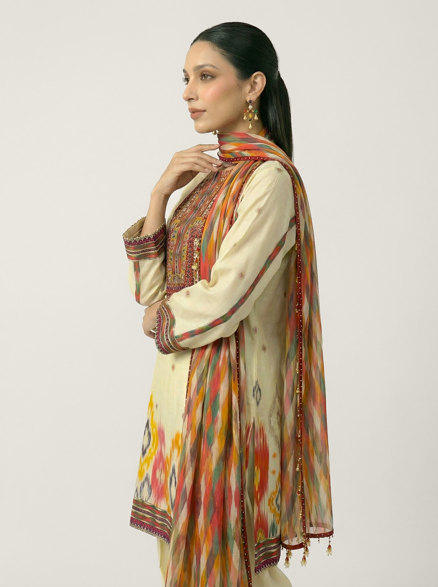 Ahaana Kurta Set - Off-white