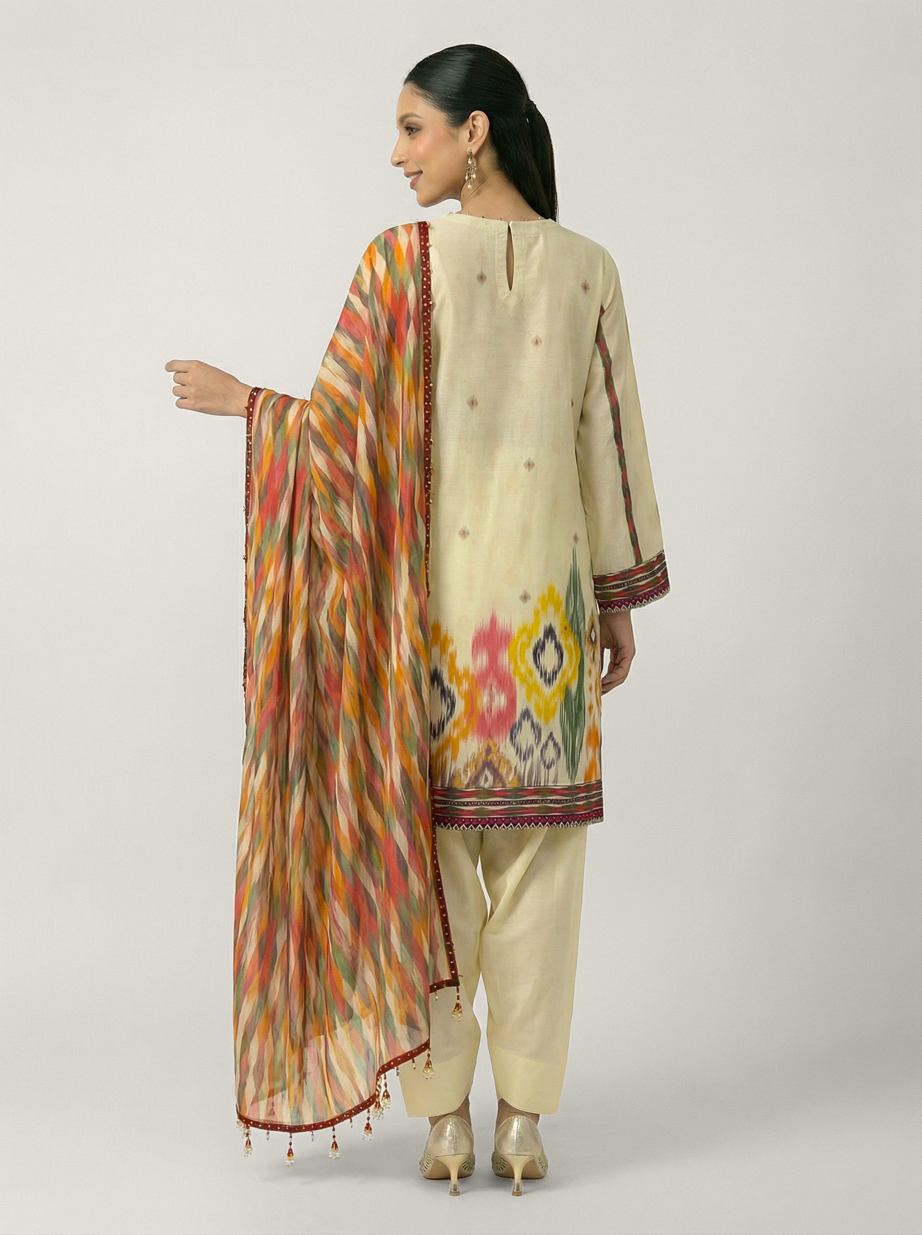 Ahaana Kurta Set - Off-white