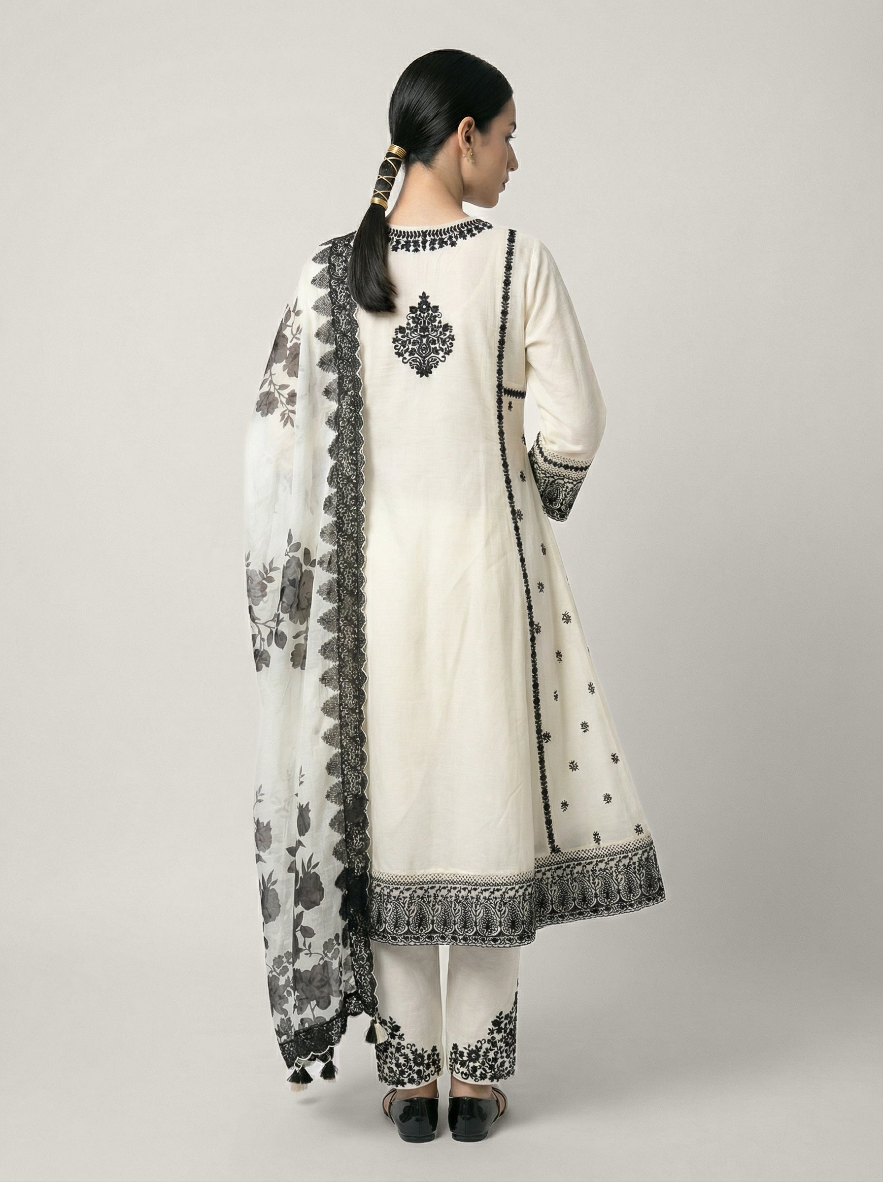 Aavriti Kurta Set - White