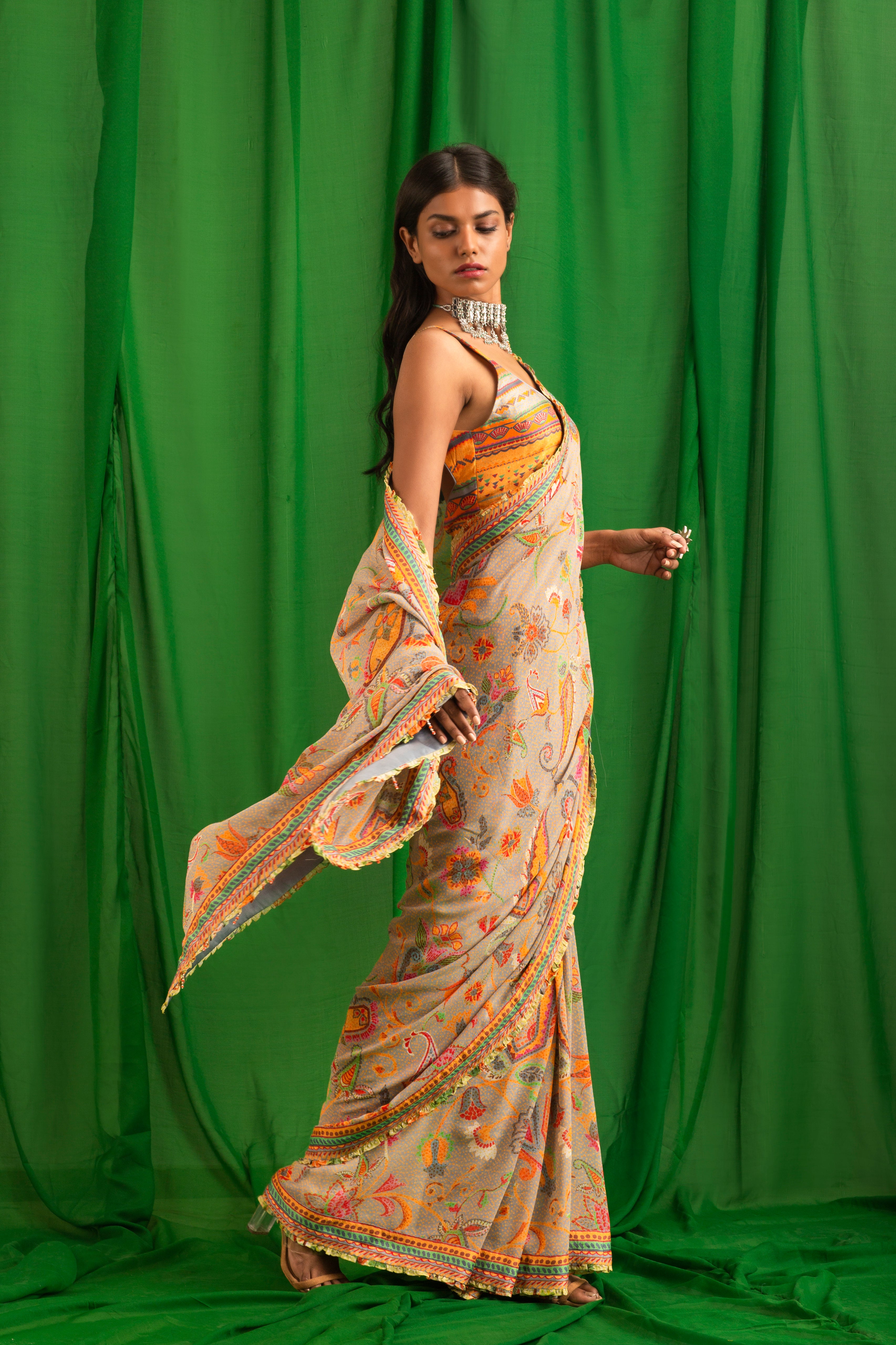 Kairi Dove Grey Paisley print Saree