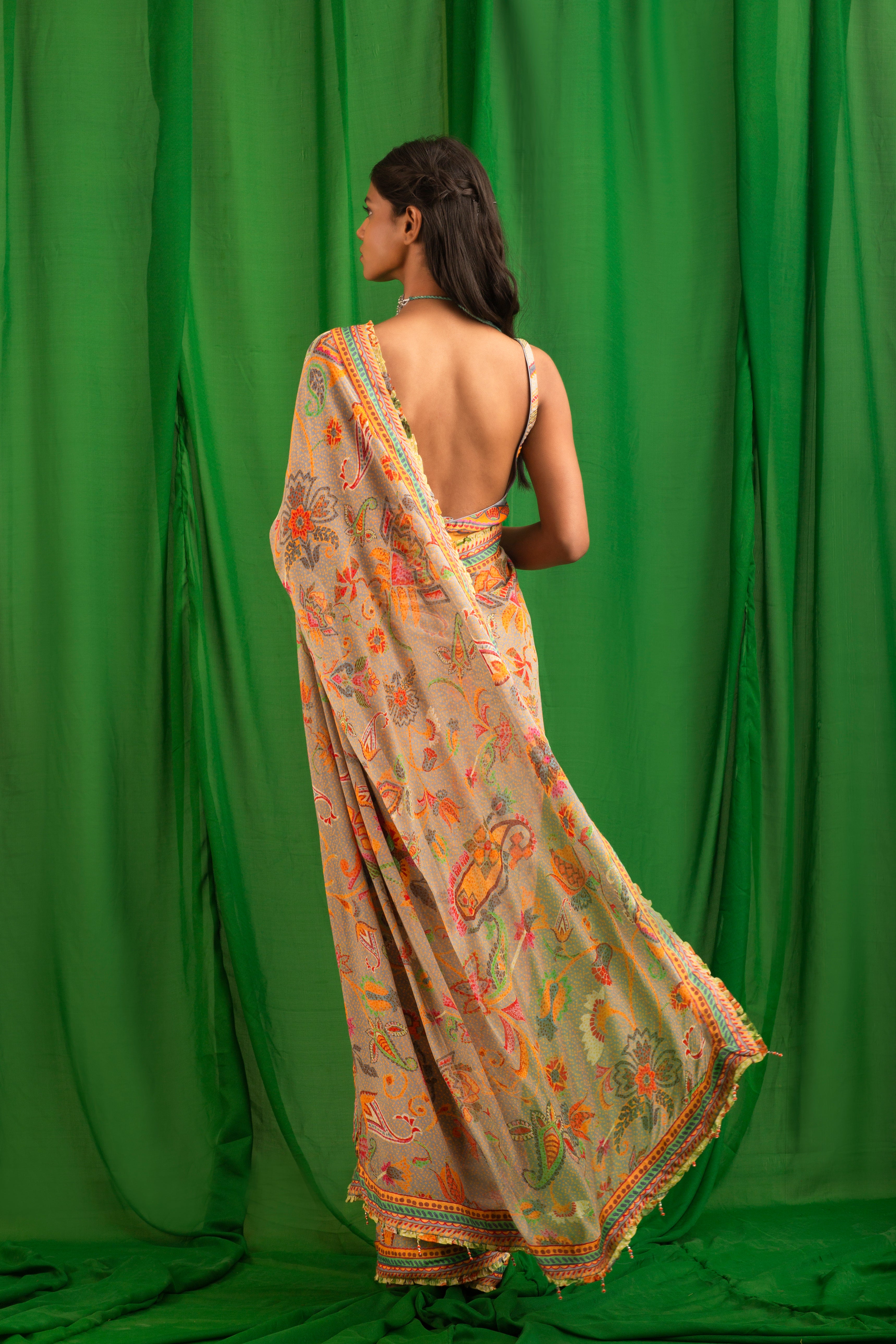 Kairi Dove Grey Paisley print Saree