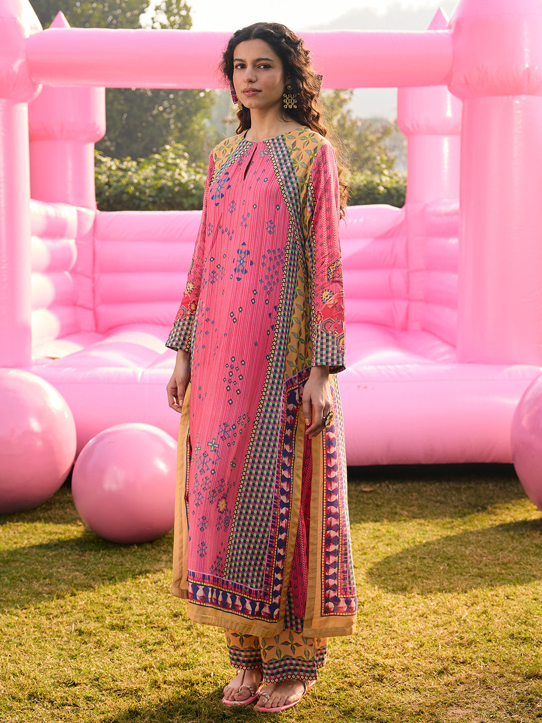Noa Kurta Set with Dupatta - Pink