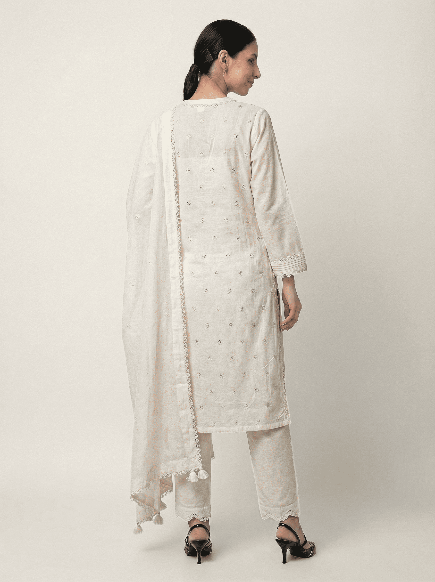 Saumyaa Kurta Set - White