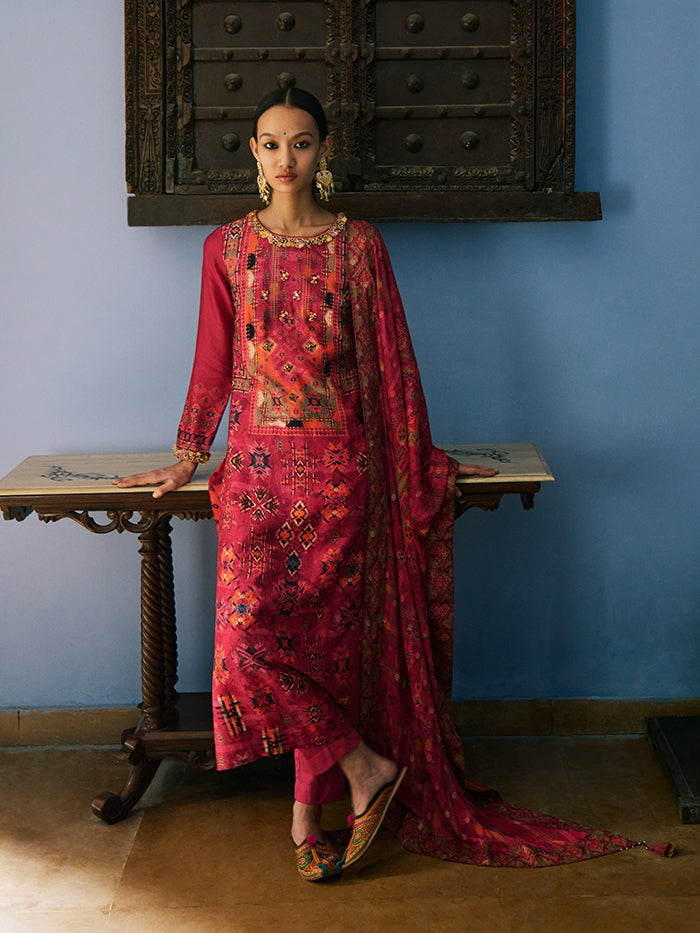 Taga Pink Printed Kurta Set with Dupatta