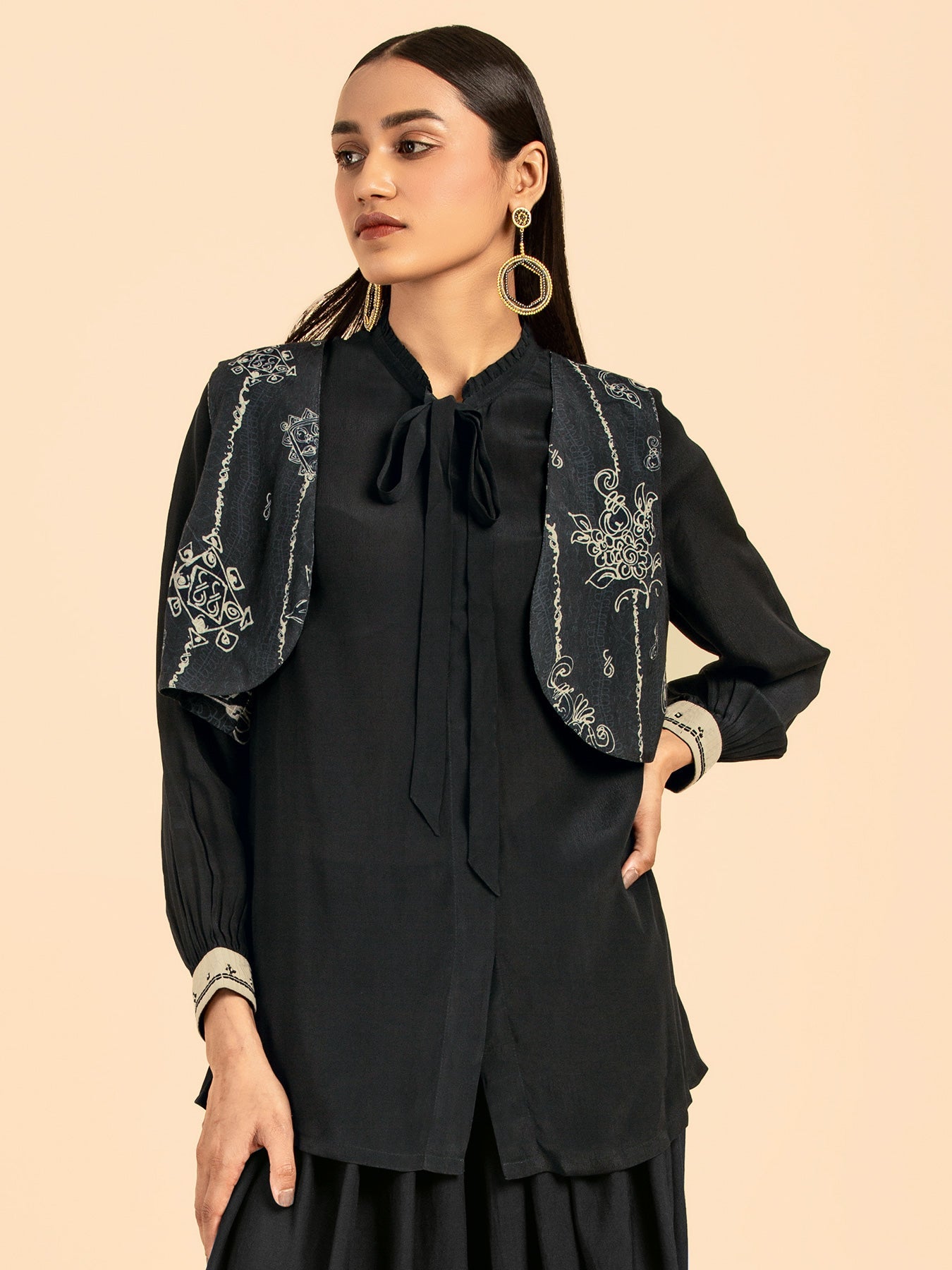 Aipan Black Top and Jacket