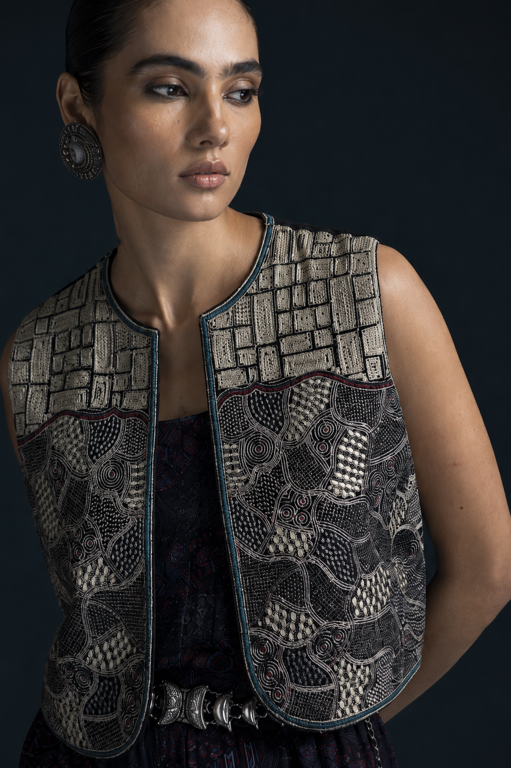 Akhar Ajrakh-Inspired Embroidered Velvet Jacket – Black