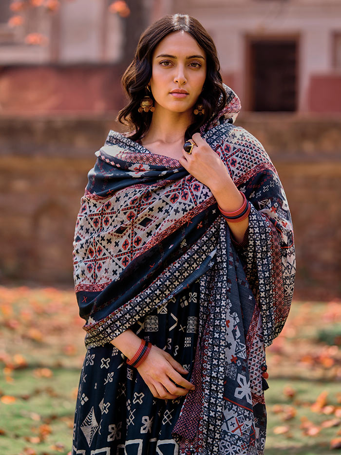 Wafa Kurta Set with Dupatta - Black