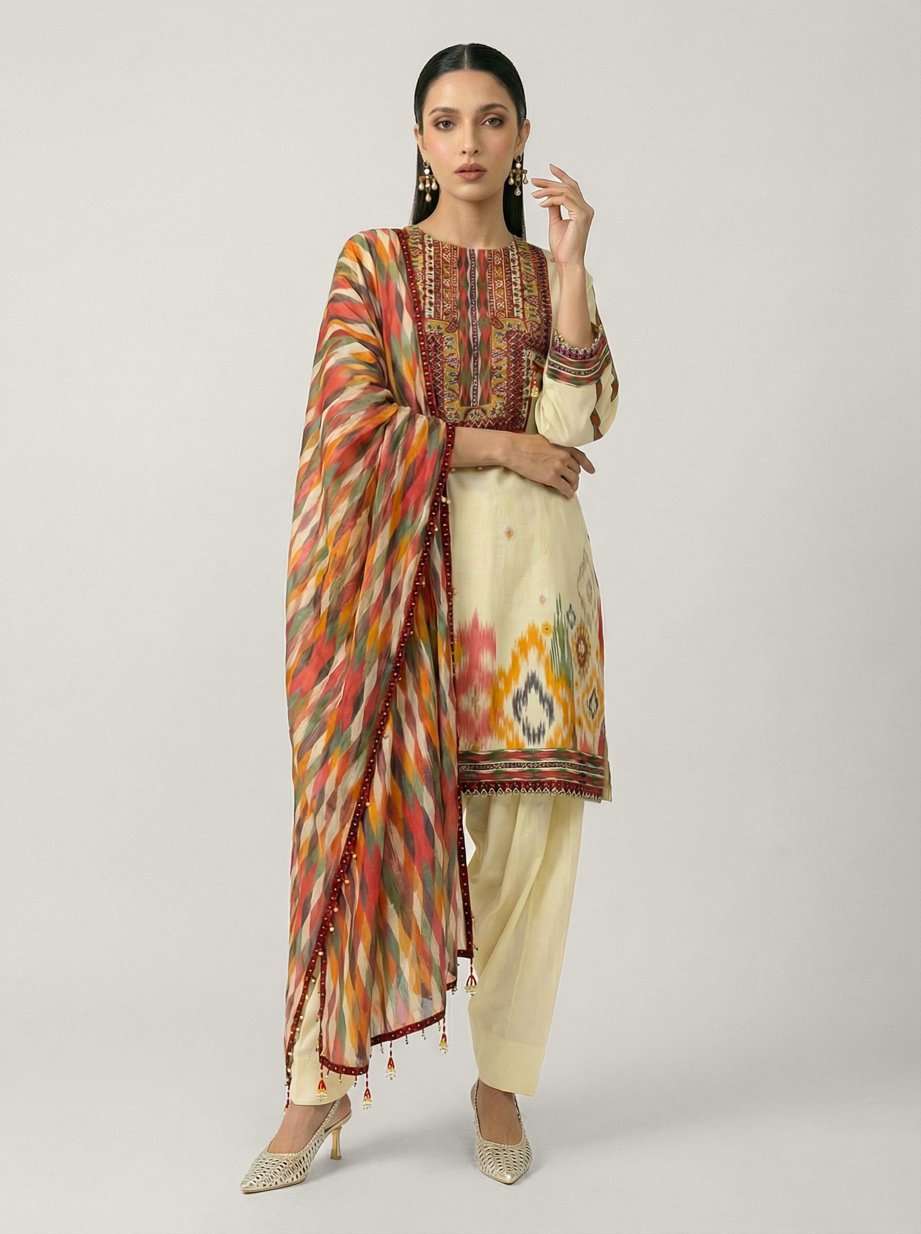 Ahaana Kurta Set - Off-white