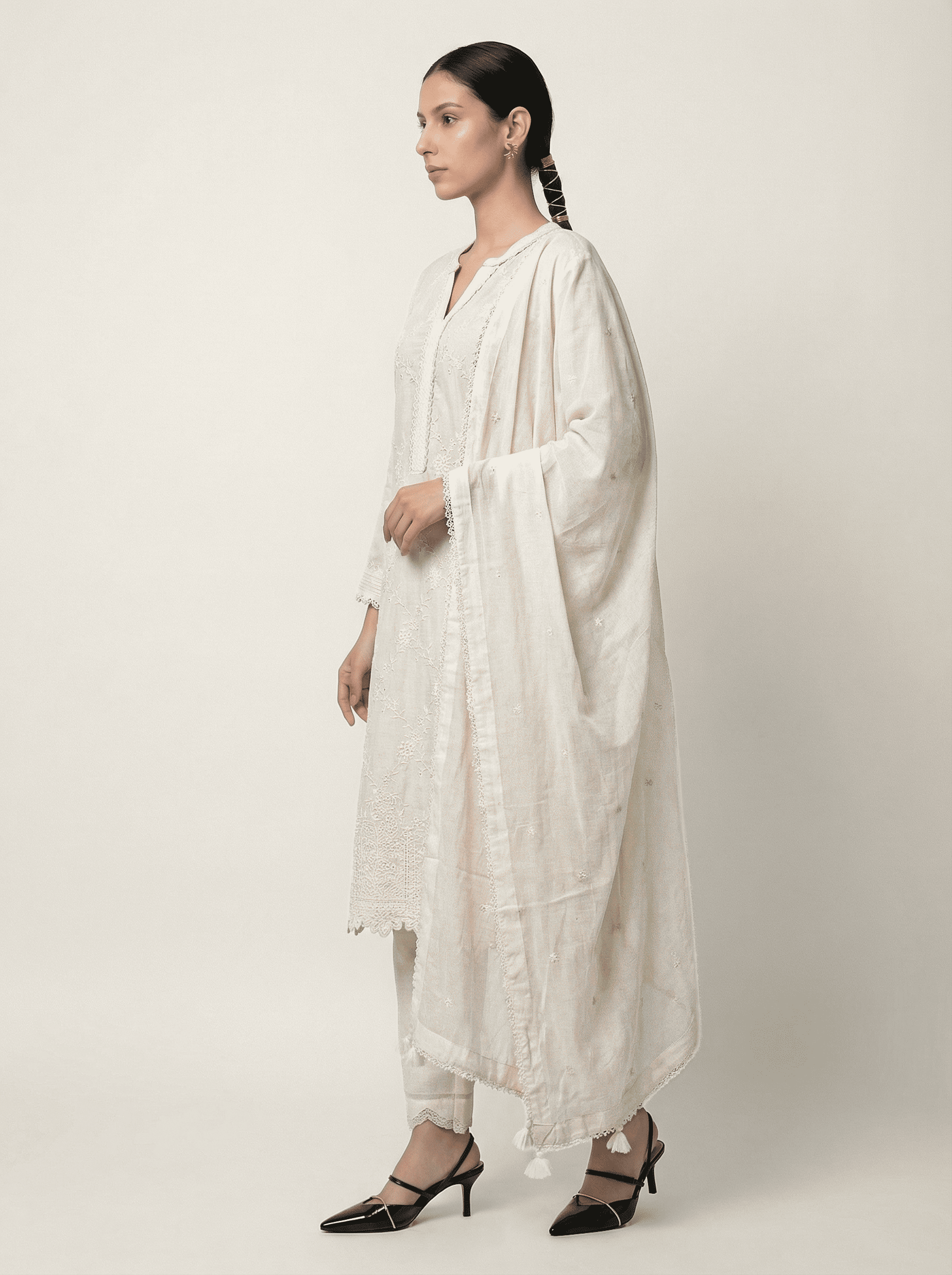 Saumyaa Kurta Set - White