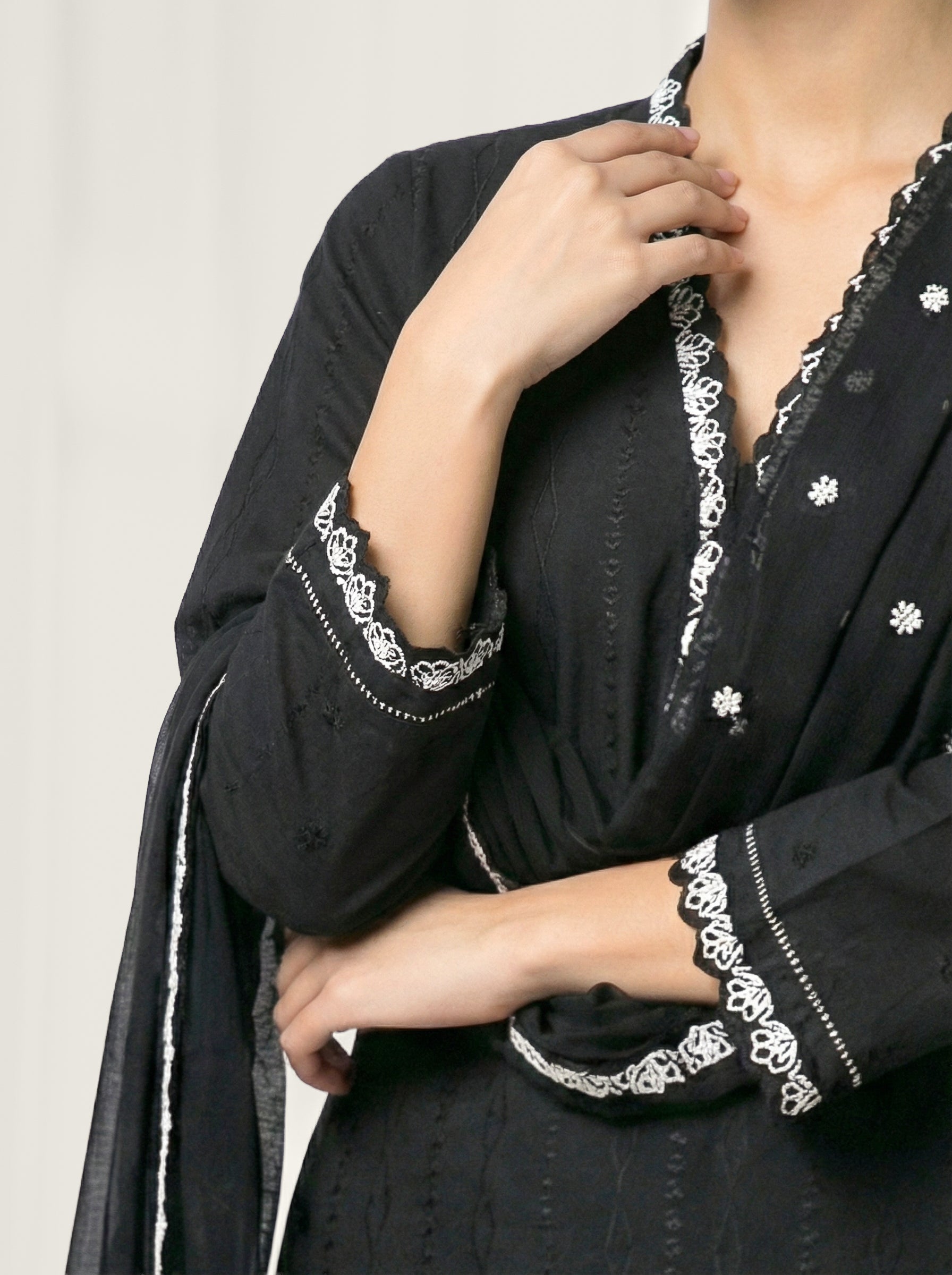 Nairiti Kurta Set - Black