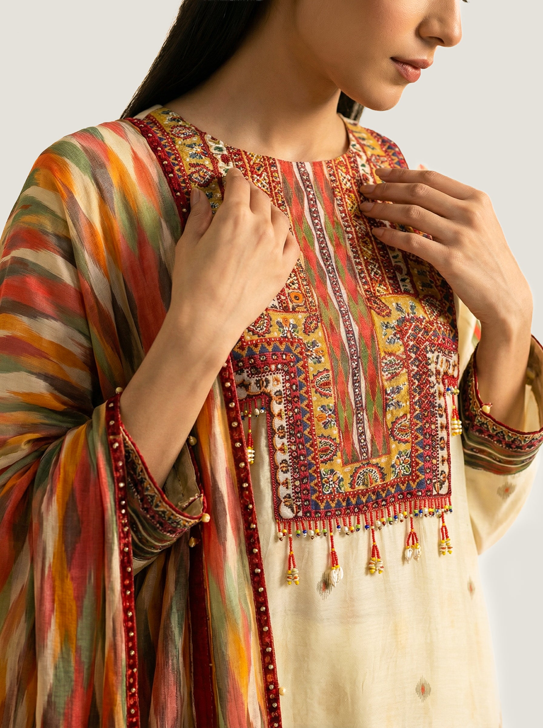 Ahaana Kurta Set - Off-white
