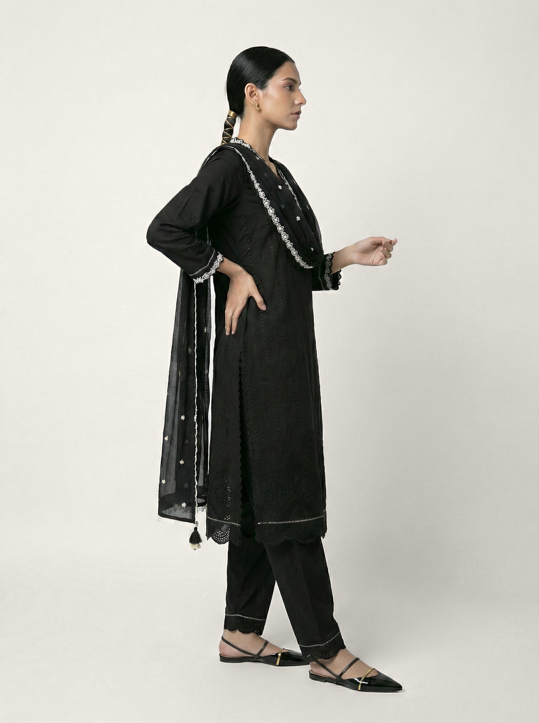 Nairiti Kurta Set - Black