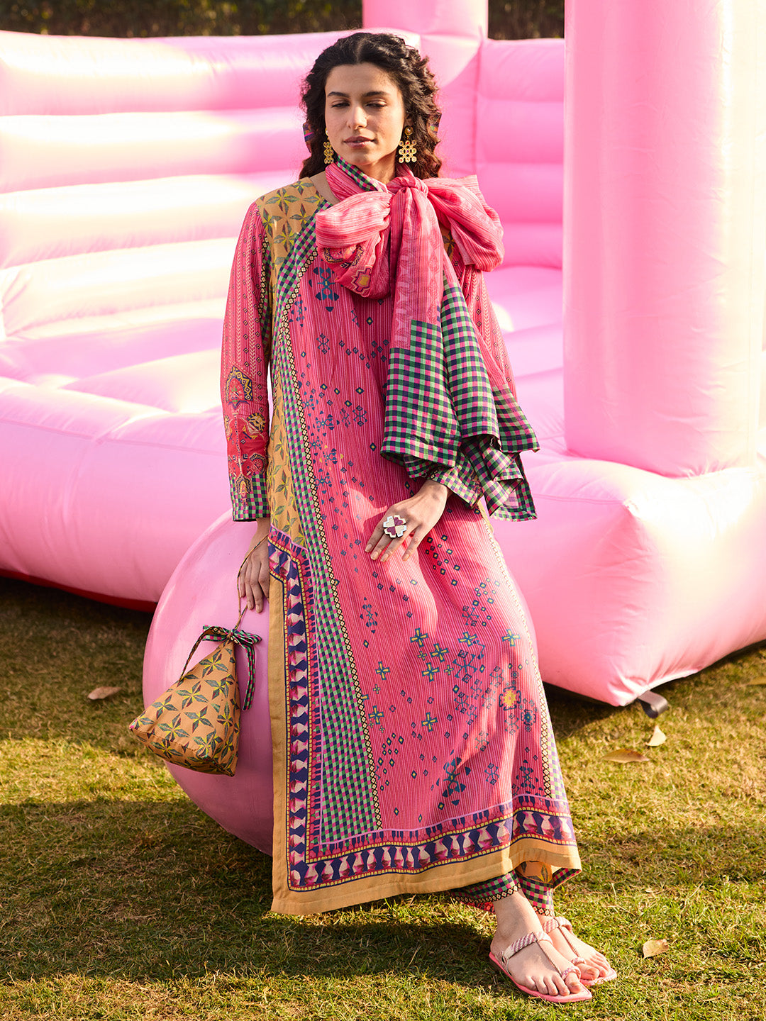 Noa Kurta Set with Dupatta - Pink