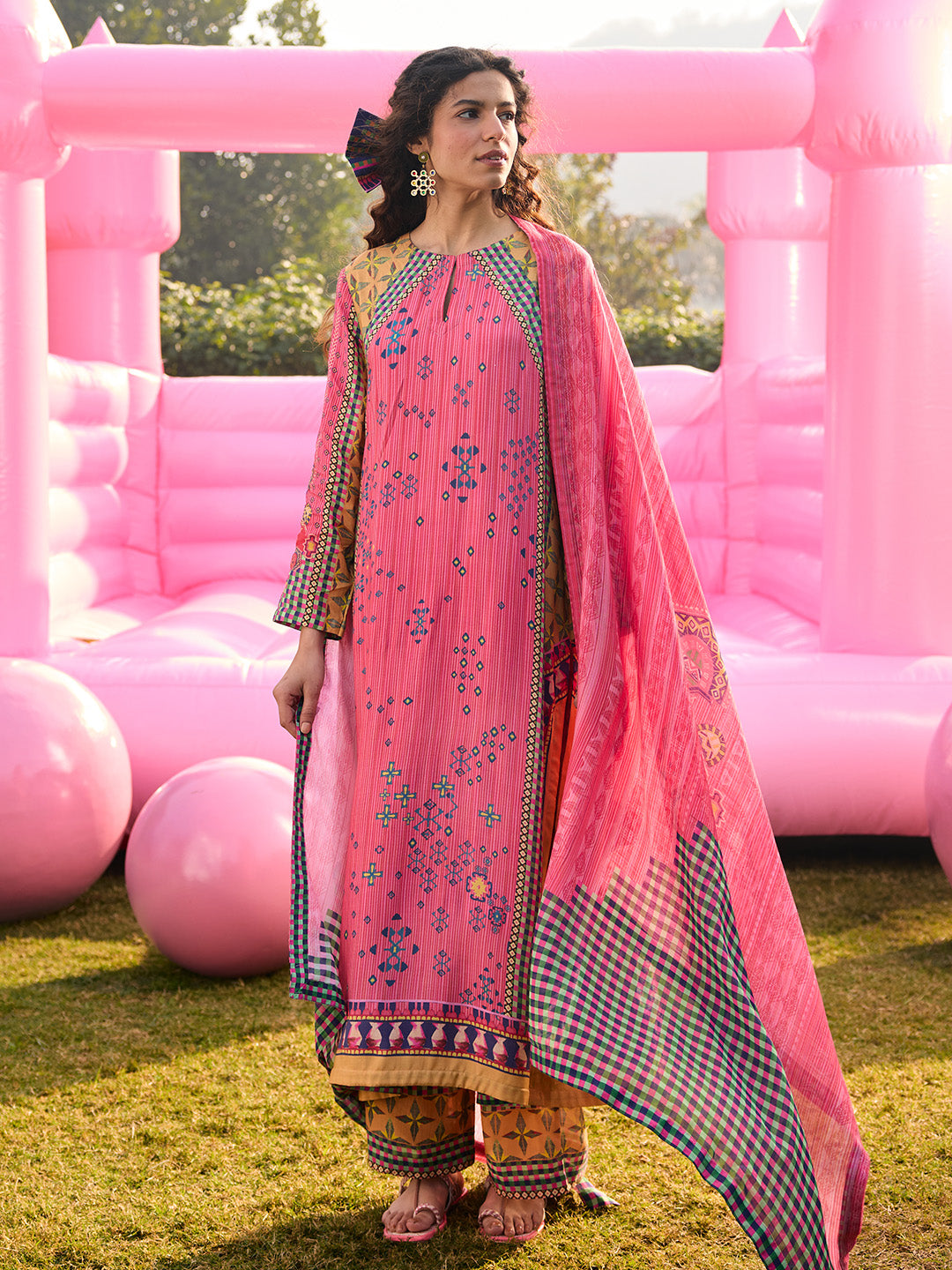 Noa Kurta Set with Dupatta - Pink