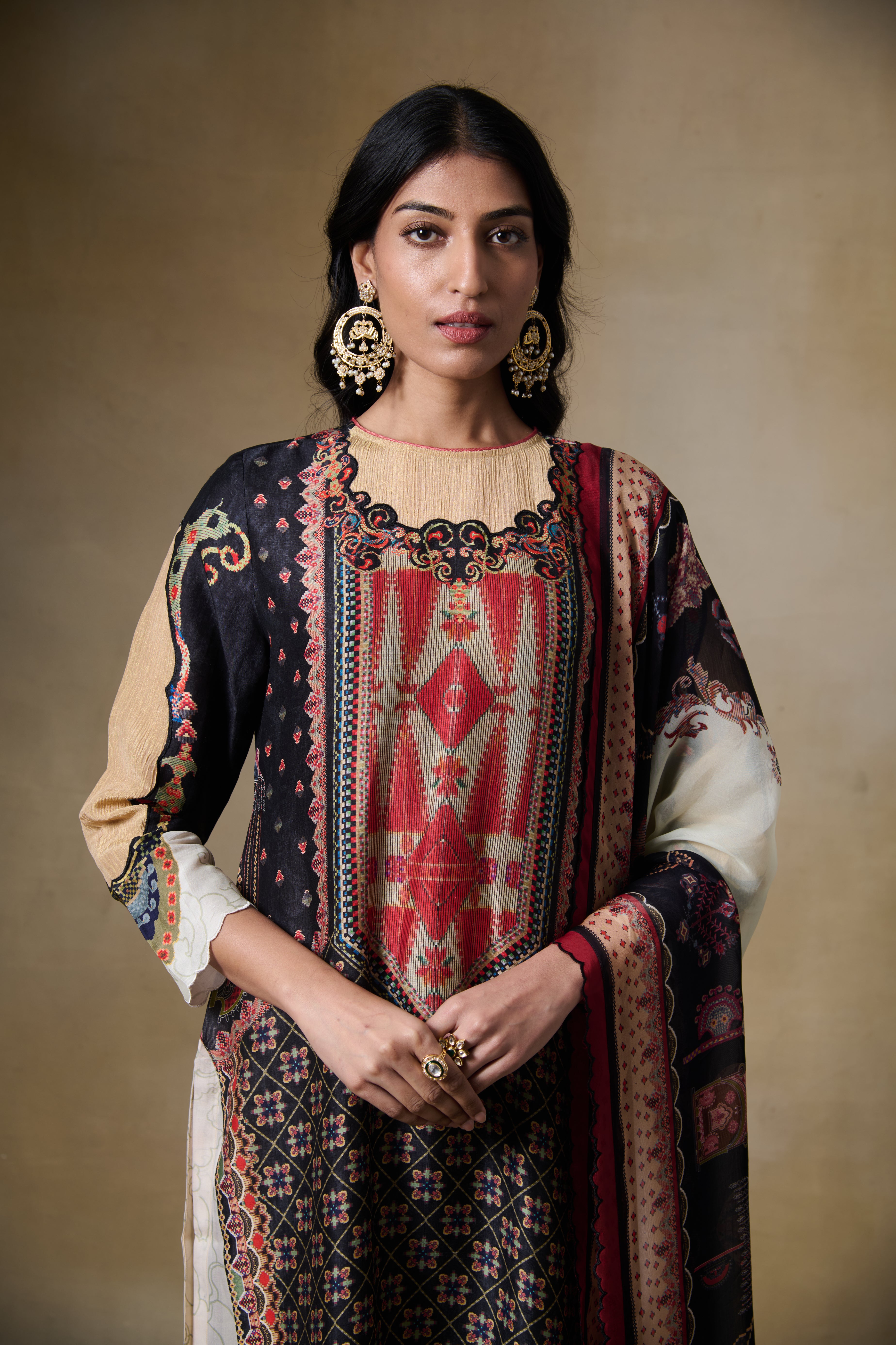 Sorai Kurta Set with Dupatta – Black & Off-white