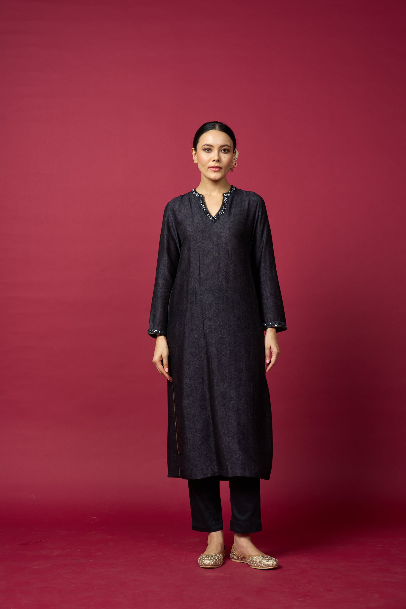 Sunehri Kurta Set with Dupatta - Black