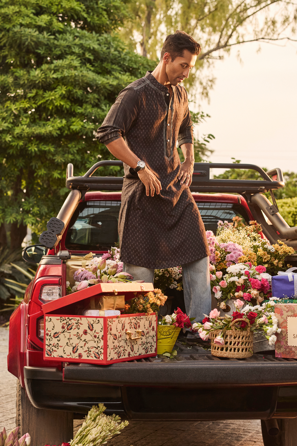 Durjoy Datta in Rangrez Kurta - Black