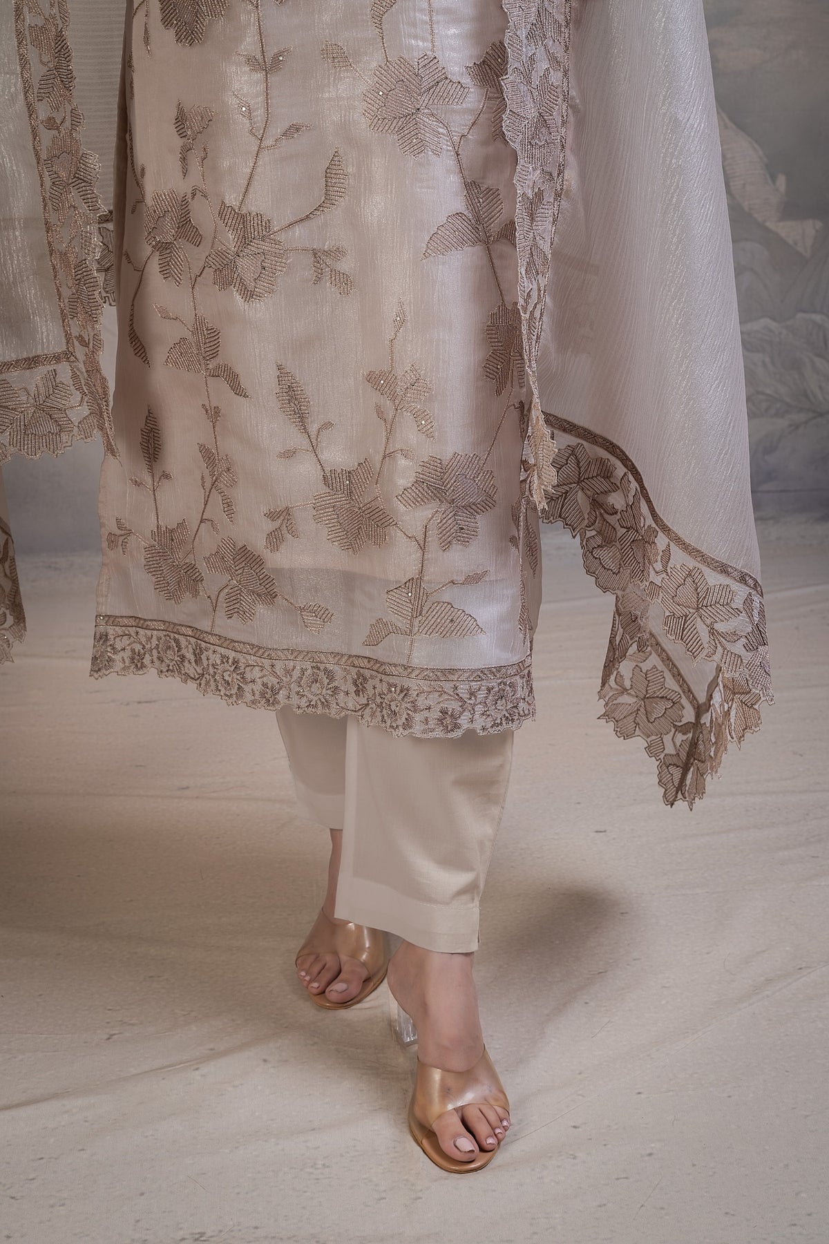 Zunaira Floral Unstitched Kurta Set-Grey