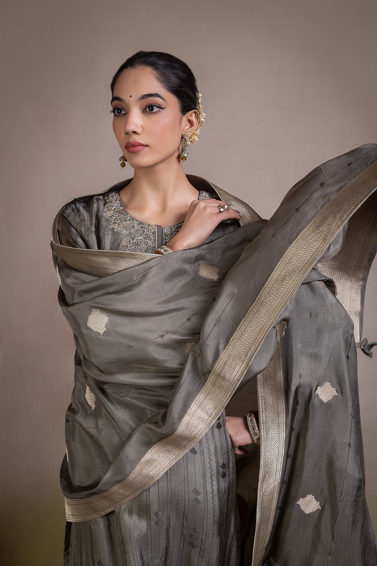 Aariz Embroidered Unstitched Kurta Set-Grey