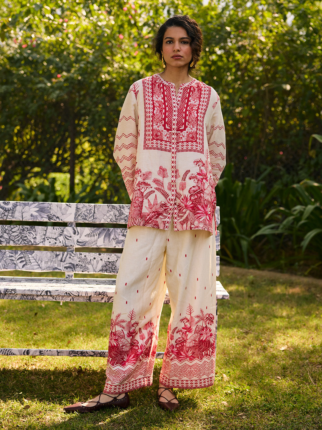 Katha Kurta Set - Off-white & Red