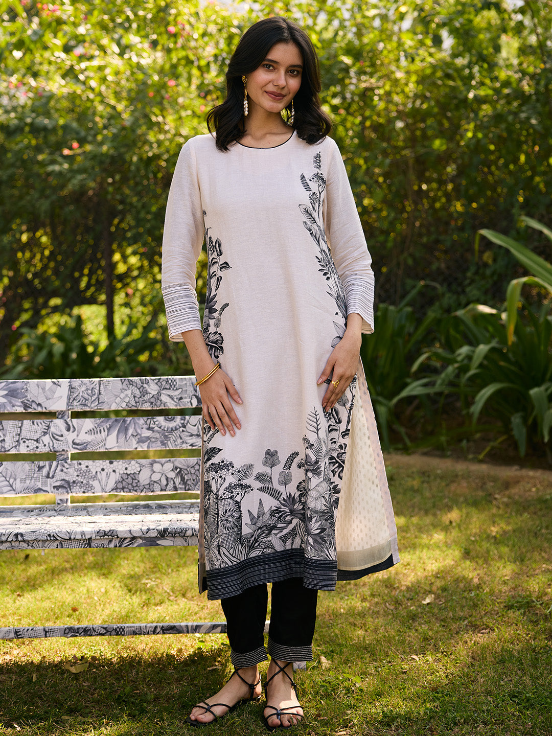 Katha Kurta Set with Dupatta - Off-white & Black