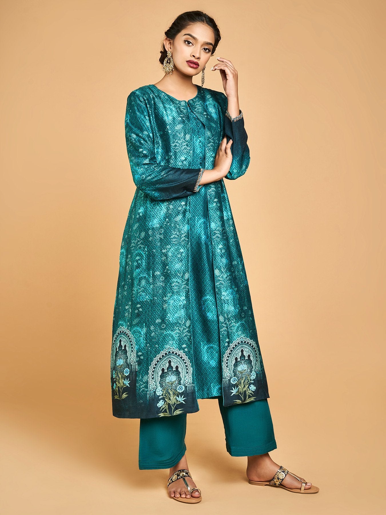 Ranidarbar kurta set